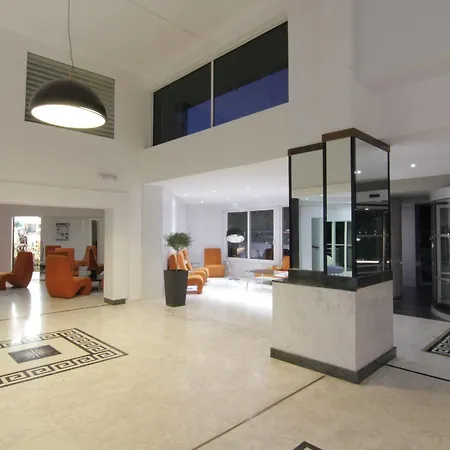 The - Adults Only מלון דירות